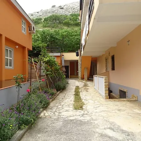 Apartment Zana