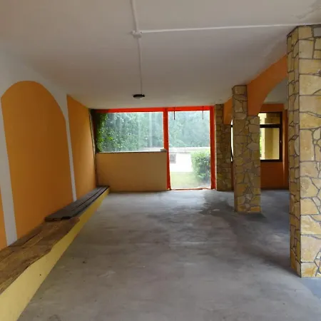 Zana Apartment